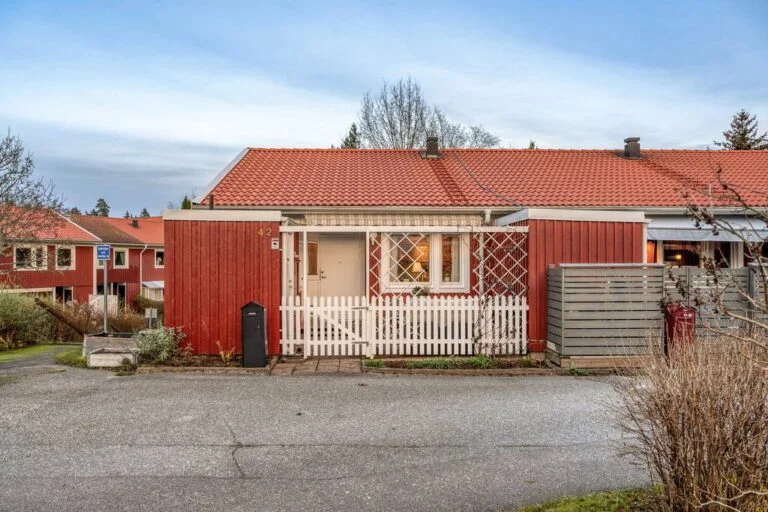 30. Takrenovering av Plat Villa Kampinge Ljungen 768x512