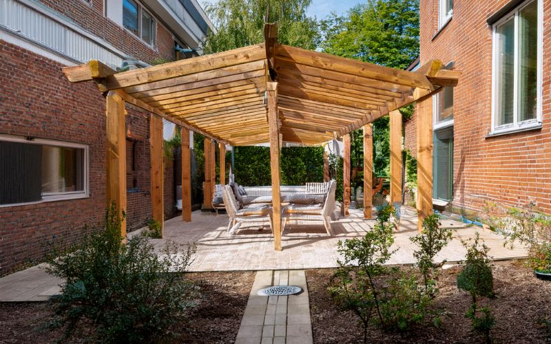 25. Renovering av innergård för bostadsrättsförening